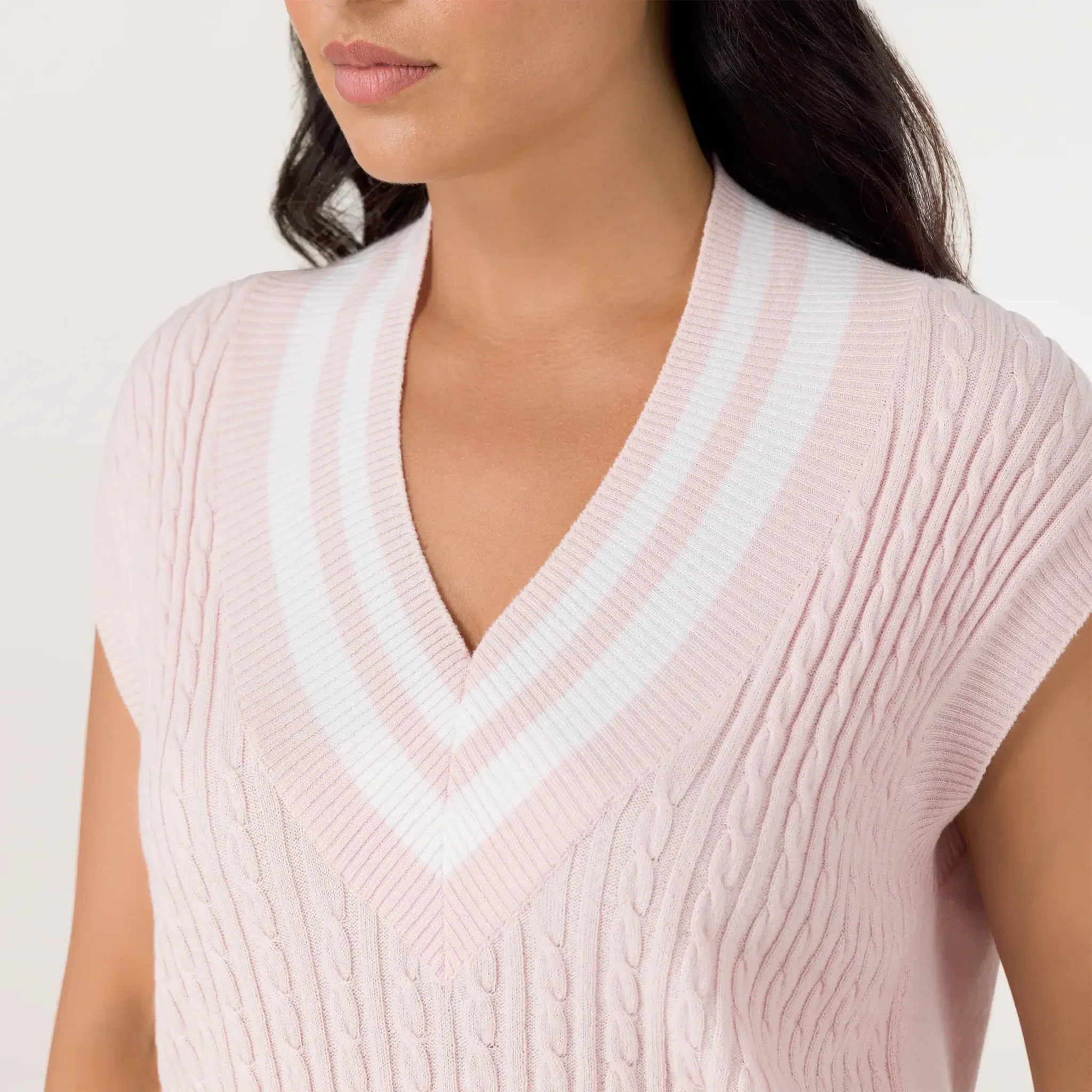 Cable Cashmere Vest - SEASONAL PINK