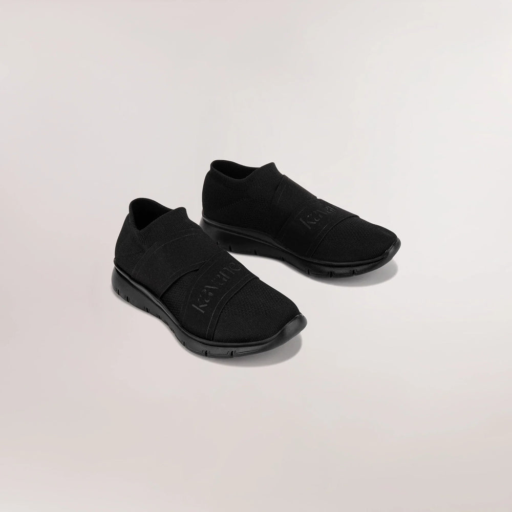 Crossover Dance Knit Sneakers - CORE BLACK